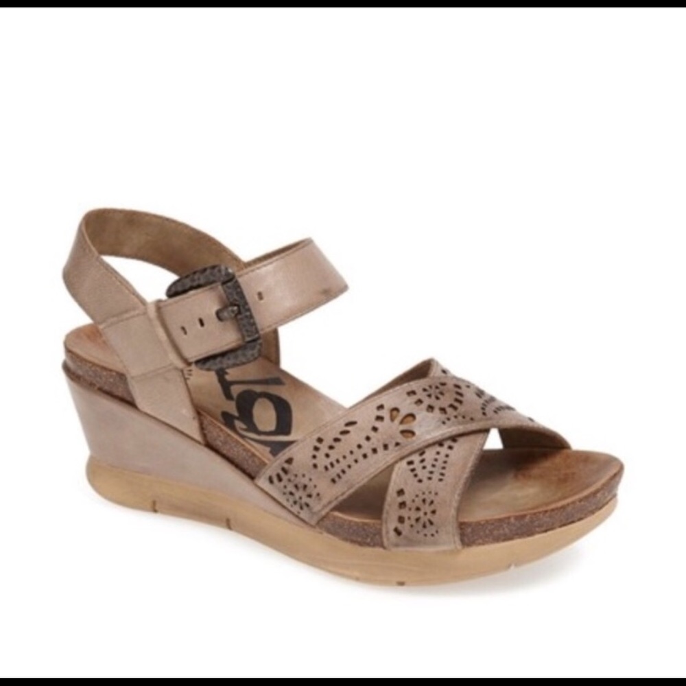 OTBT GEARHART WEDGE SANDALS SIZE 7.5